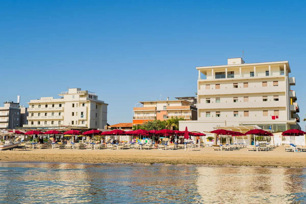 Guida agli stabilimenti balneari di Bellaria con servizi e prezzi 2026